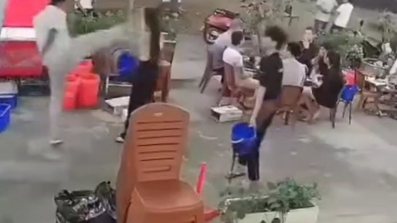 Rõ danh tính thanh niên đ::á:nh nữ quản lý quán nhậu ở Nha Trang, công an vào cuộc.