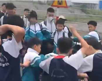 Luật sư lên tiếng nói điều không ngờ về vụ nam sinh lớp 9 bị đ:á::nh hội đồng: “Nói tất tần tật về chuyện bồi thường”