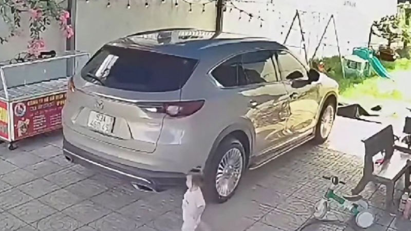 Vì sao cảm biến lùi không thể cứu m:ạng bé gái vụ Mazda CX-8 lùi ở sân? Có phải do lỗi.