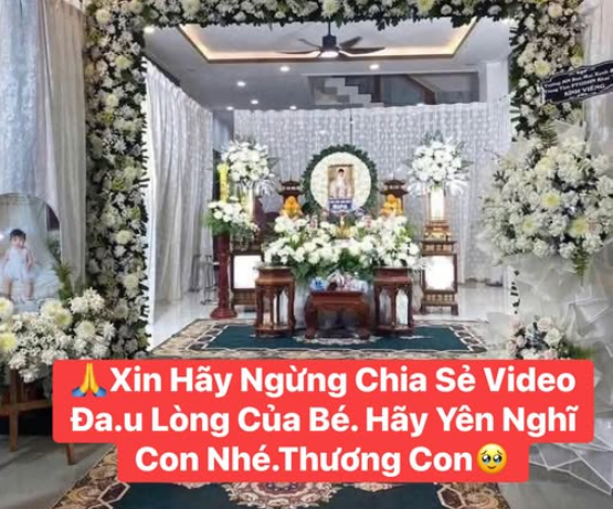 Người mẹ lên tiếng cầu xin 1 điều vụ lùi xe c::á:n t:uv:o*g bé gái 15 tháng tuổi: Mong mọi người đừng làm chuyện này nữa.