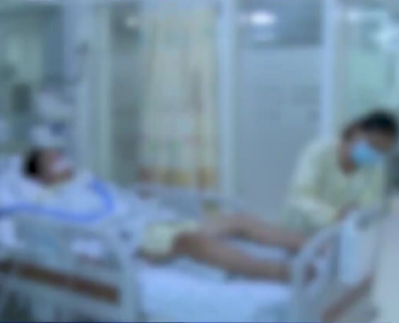 Mẹ nam sinh lớp 8 cho biết: Lúc đi thi về, thấy con tôi má và mắt nó bầ:m t:ím, khoảng 10 phút thì xảy ra vụ việc .