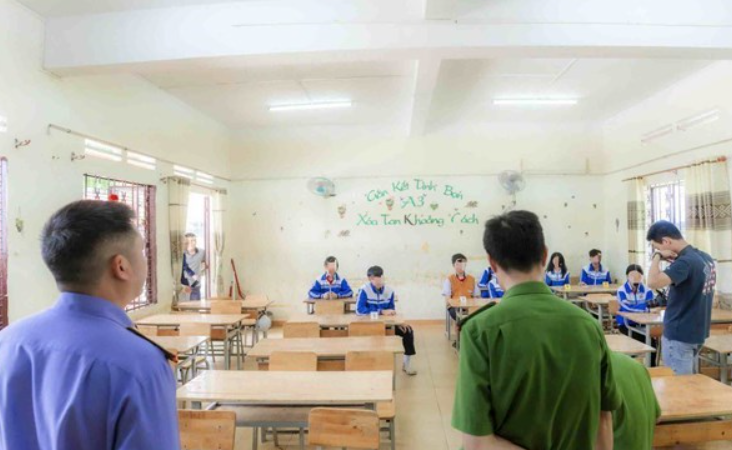 Mẹ của nam sinh học lớp 8 kể: “Hằng ngày, con tôi bị é:p phải đưa tiền cho 1 học sinh”